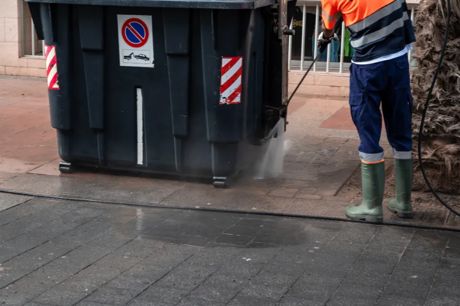Signs It Is Time to Schedule Trash Bin Cleaning in Chula Vista, CA
